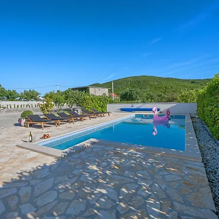 Prázdninový dům Pool Marija Šibenik